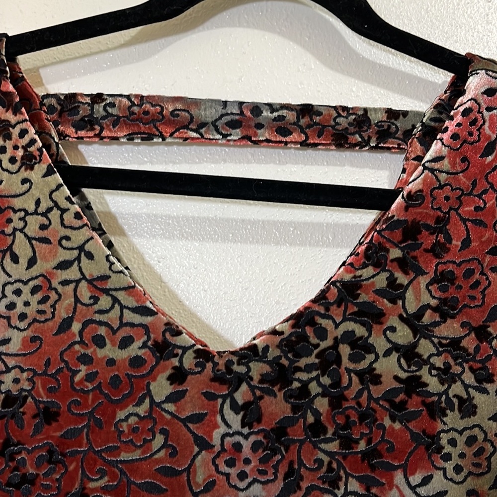 Avenue burgundy/ black/ sage green velvet looking top. Bell sleeves. Size 18/20 - Picture 2 of 10